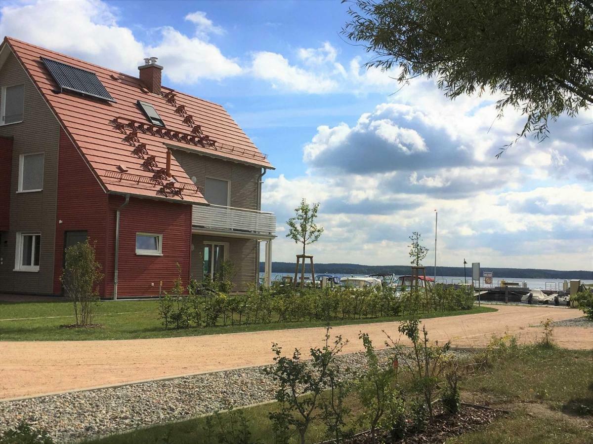 Apartment Plauseelig Mit Bootsliegeplatz Optional プラウ・アム・ゼー 部屋 写真